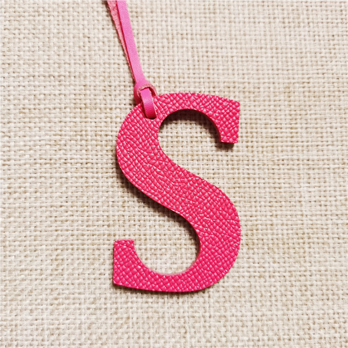 English Letter O P Q R S T Alp - Monogram Keychain Leather avaliação e preço