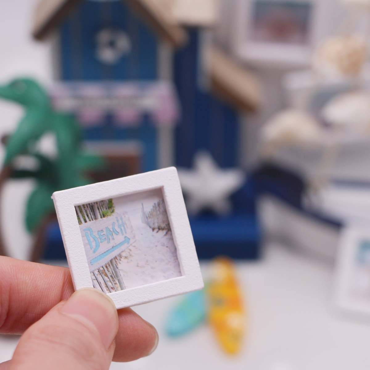 Dollhouse Miniature Wooden Oce - Engraved Wood Frame avaliação e preço